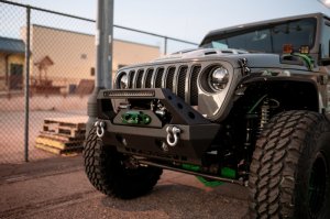 Jeep Wrangler Headlights - DV8 Offroad - LED Projector - Black - `18-`22